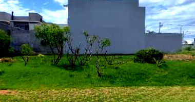 Terreno amplo com 332,5m² de área total, ideal para construção