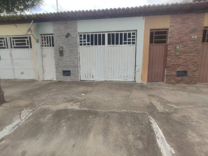 Casa 79m² com 2 quartos e garagem