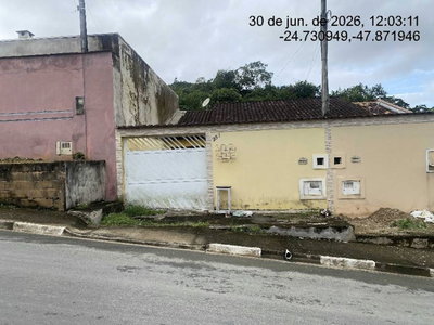 Casa Ocupada com 124m² de Área Construída