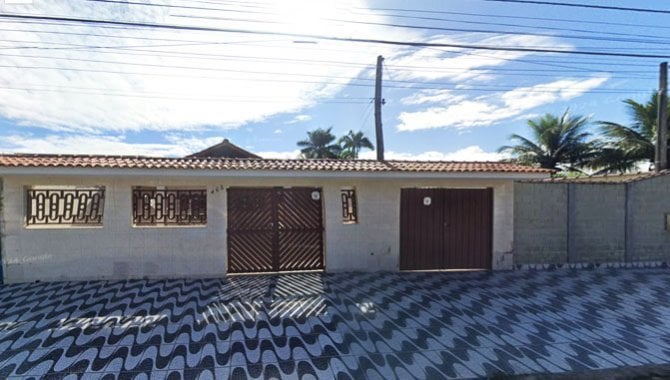 Casa residencial com 2 terrenos, área construída 108 m², lazer completo