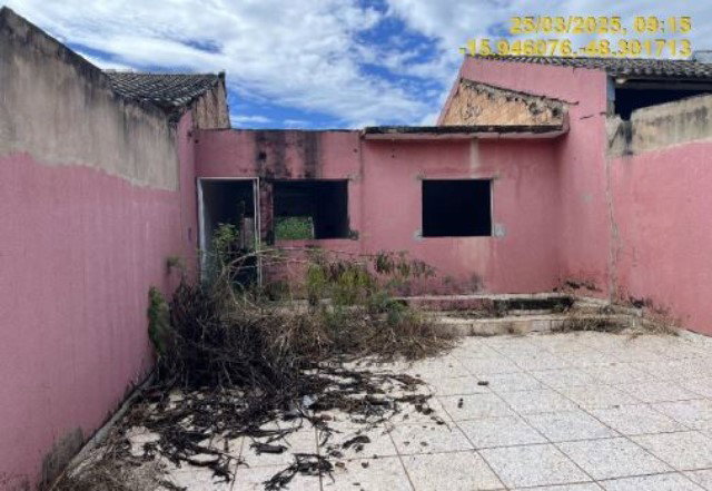 Casa residencial com 3 quartos, 2 banheiros e área construída de 61.87m²