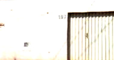 Casa padrão desocupada com 2 quartos e 1 banheiro, 76m² construída