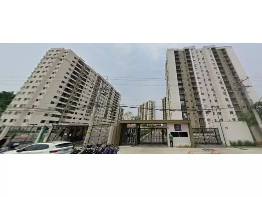 Apartamento em Leilão com 2 Quartos e 2 Vagas