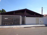 Casa Ocupada com 187m² de Área Construída em Jales/SP