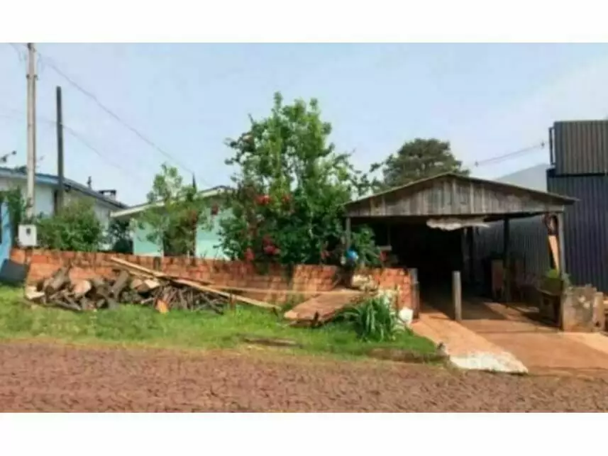 Casa em Leilão com 205m² Construída em Quedas do Iguaçu/PR