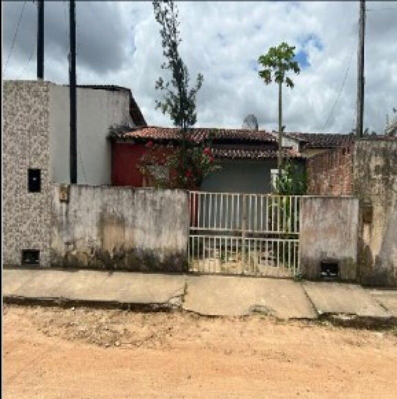 Casa 2 quartos com varanda e área de serviço, 49,65m² construída