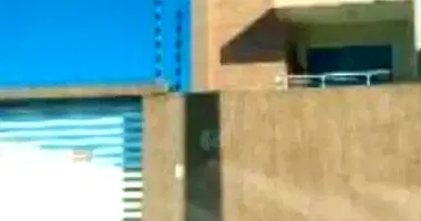 Casa em leilão com 3 quartos e 2 banheiros