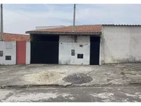 Casa com 1 vaga de garagem, 180m² de terreno e 81m² construídos