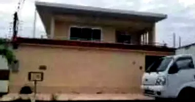 Casa Ocupada em Leilão com 352m² de Área Construída