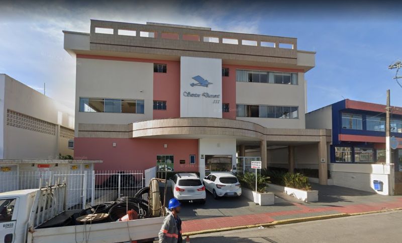 Apartamento com 2 quartos, 1 banheiro e vaga dupla em São José