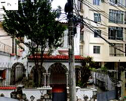 Casa de dois pavimentos com aprox. 200 m2, 3 vagas, no Rio Comprido