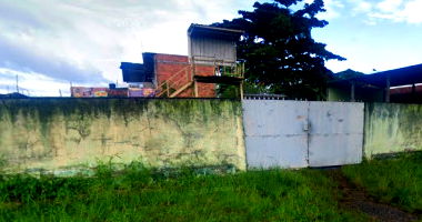 Imóvel com 3 lotes em Parque dos Faróis