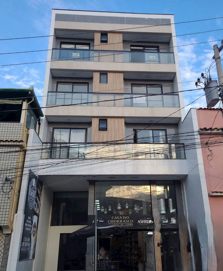 Apartamento com 2 quartos, 2 banheiros e 1 vaga de garagem