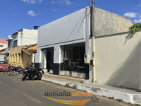 Prédio Comercial em Araguatins com Várias Benfeitorias