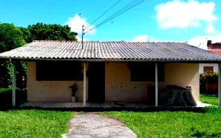Casa Padrão com 0 Vaga de Garagem em Laguna