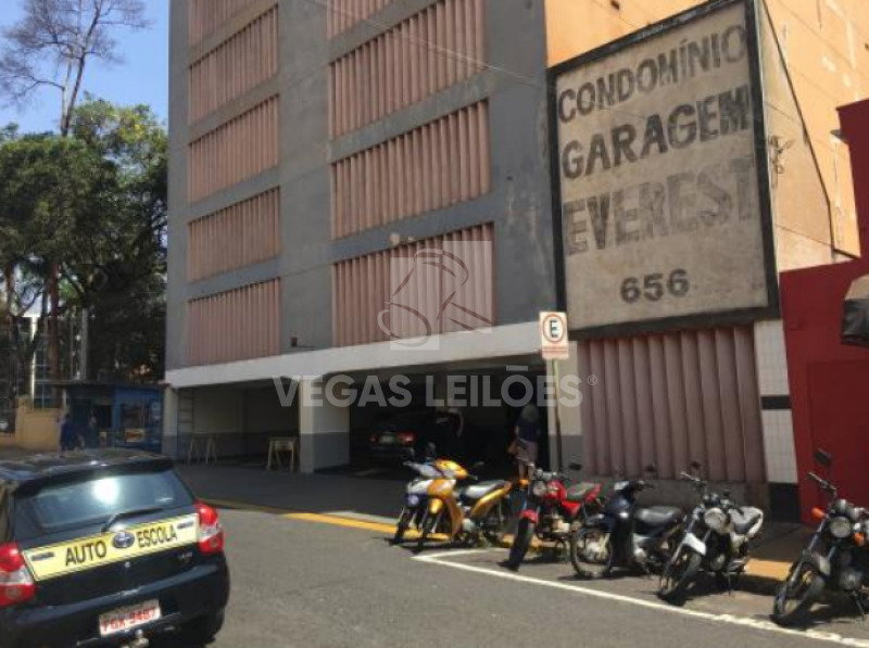 Garagem automática Everest com 15,8m² útil, 1 vaga, desocupada