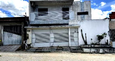 Casa com 299,46m² em Senhor do Bonfim/BA