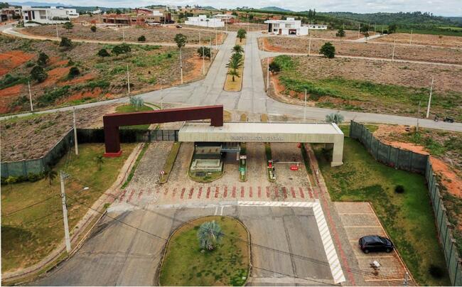 Lote amplo com 540m² em Parques do Vale, terreno plano e regular