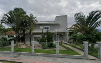 Casa de Alto Padrão com 200m² em Santo Amaro da Imperatriz
