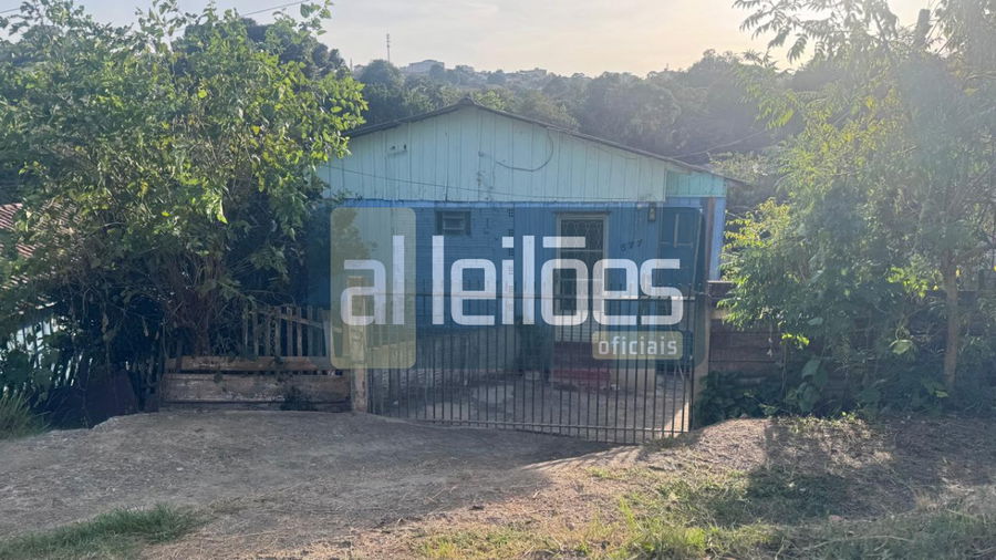 Terreno urbano com casa, 3 quartos, 1 banheiro, 462m² terreno