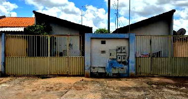 Casa 40,87m com 1 vaga e quintal em Luziania