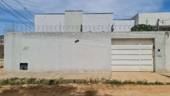 Casa 2 quartos, 1 banheiro, 68m² construída, ocupada