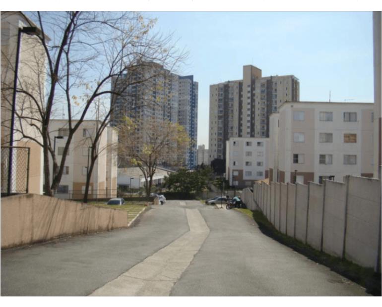 Apartamento com 2 quartos, 1 banheiro e vaga de garagem