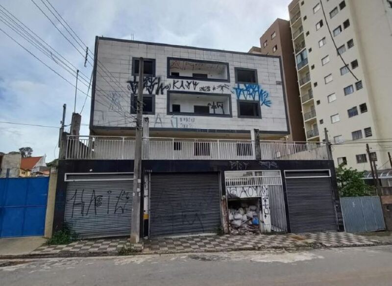 Amplo Lote de Terreno em Vila Fanny com 704m²