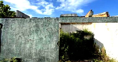 Casa residencial com estado para reforma, 0 quartos, 0 banheiros