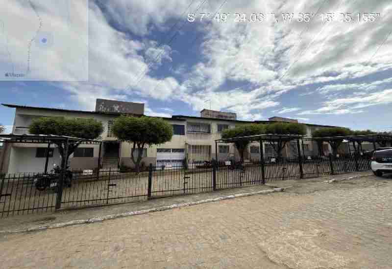 Apartamento com 2 Quartos em Carpina - Condomínio Laranjeiras
