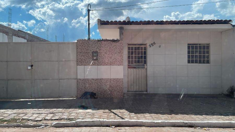 Casa com 136m² construída em terreno de 200m², ocupada