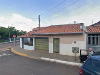 Casa com 3 quartos e 150m², desocupada e sem benfeitorias
