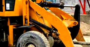 Mini Carregadeira ZL16, 1.600Kg, ano 2011, bom estado
