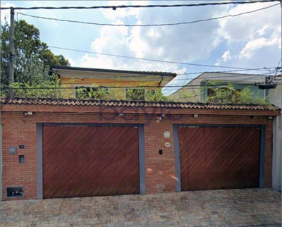 Casa residencial de 212,50 m² para reforma