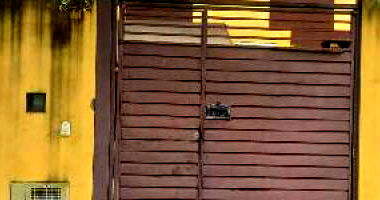 Casa com 2 quartos, 2 vagas e 69,9m² construída, desocupada