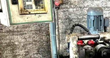 Laminadora Rosca Cavuior, 15 toneladas em funcionamento