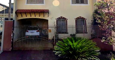 Sobrado com 4 Quartos e 4 Banheiros em Maringá