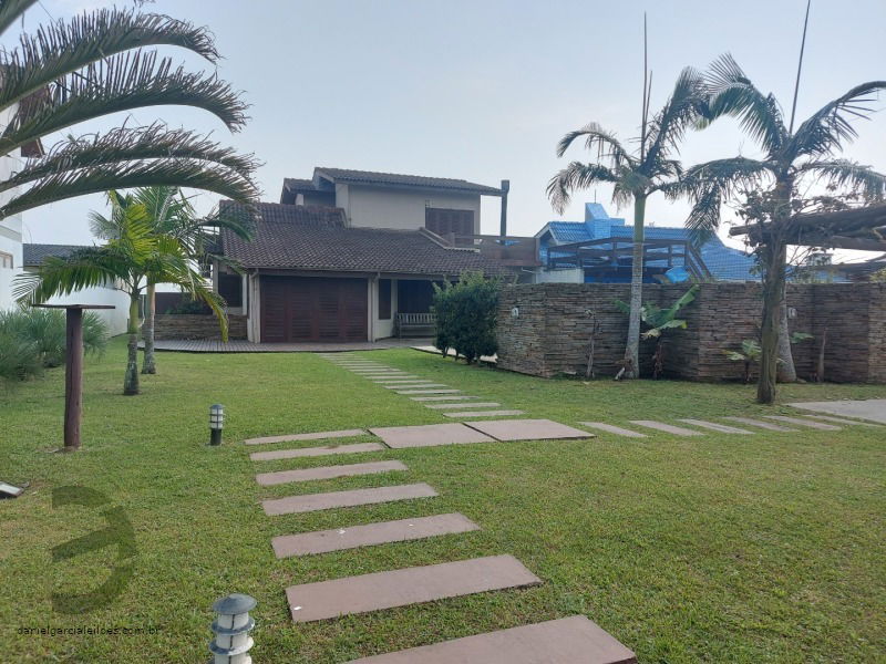 Terreno com Casa à Beira Mar em Balneário Rincão