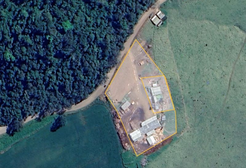 Fração ideal rural de 8.250m² com benfeitorias e barracões