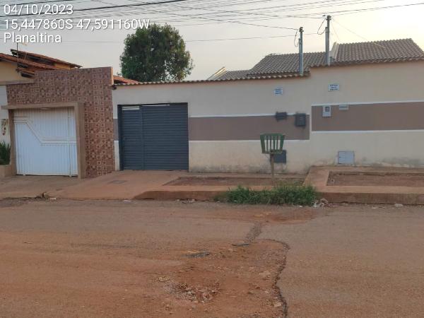 Casa com 2 Quartos e Varanda em Planaltina-GO