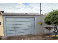 Casa em leilão com 3 quartos e 2 banheiros