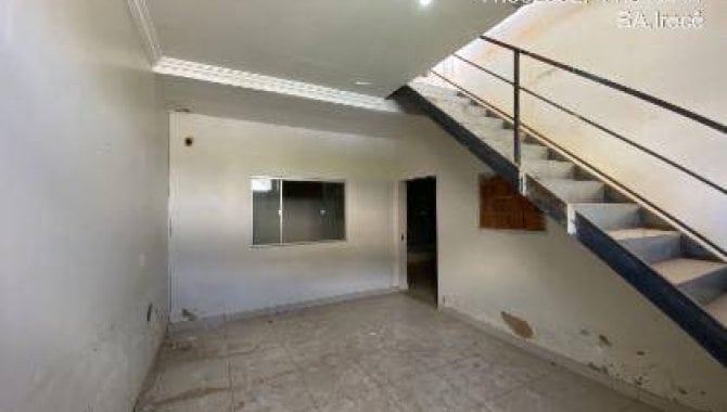 Casa com 3 quartos, 3 banheiros e 1 vaga de garagem