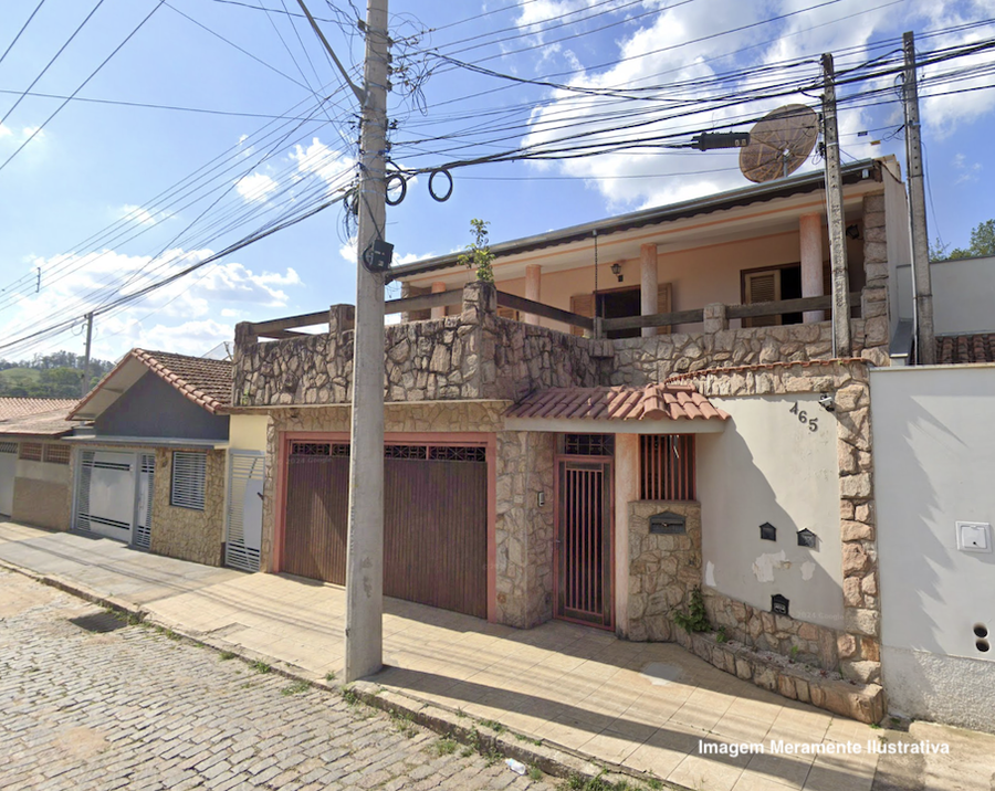 Casa ampla de 300 m² em excelente estado, pronta para morar