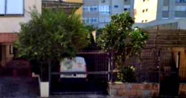 Casa com ótima localização, 3 quartos, 2 banheiros, vaga para 1 carro