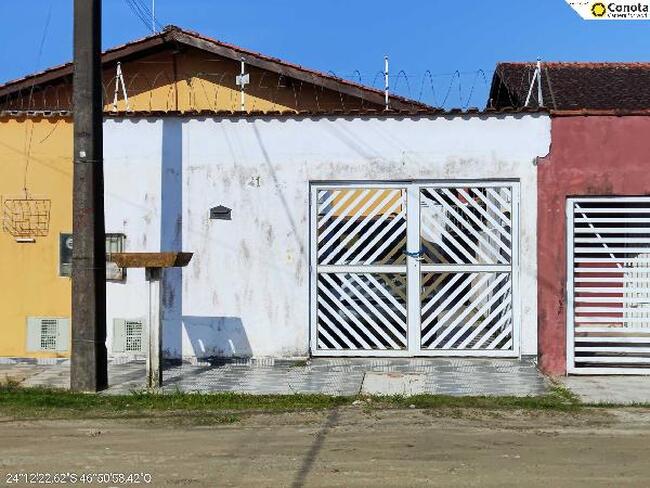 Casa com 2 quartos, 2 banheiros e 55,47 m²