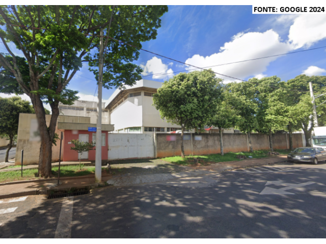 Prédio Comercial com 825,17m² em Terreno de 1.800m²