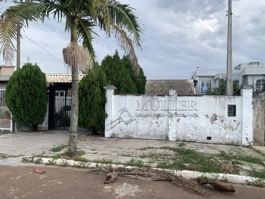 Casa com 3 quartos, 2 banheiros e 1 vaga de garagem