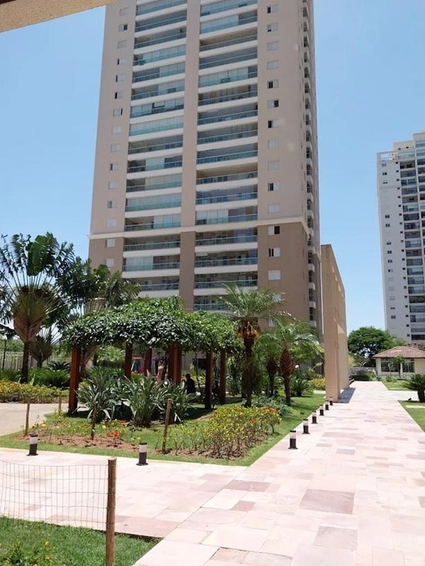 Cobertura duplex com 3 quartos, 431m², piscina e 3 vagas