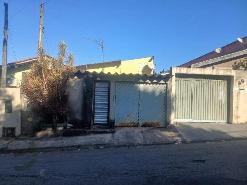 Casa com 2 Quartos e 1 Vaga em Limeira