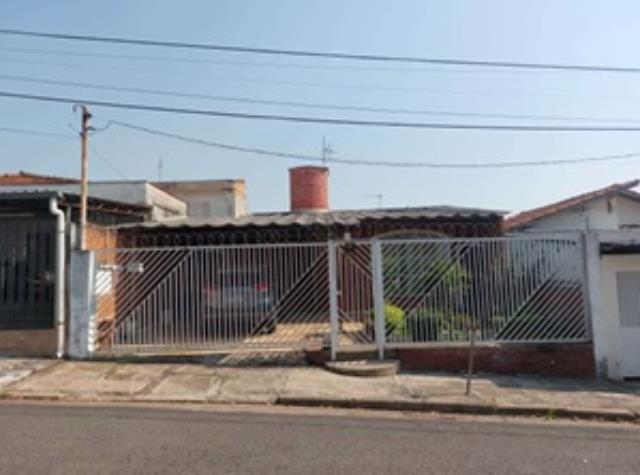 Casa com Edícula em Sorocaba - 2 Quartos, 2 Suítes